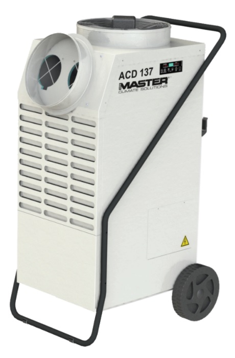 Klimatyzator Master ACD 137 na białym tle